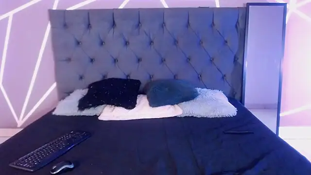 Sailor 1126 online show from October 23, 9:46 pm