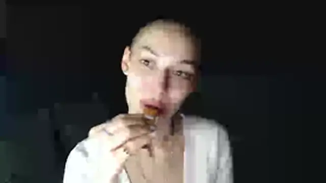 Daphne Darkthorn online show from November 4, 6:11 pm