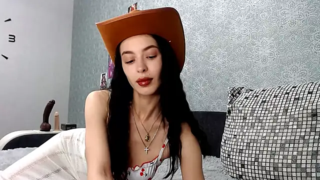 Daphne Darkthorn online show from October 18, 3:08 am