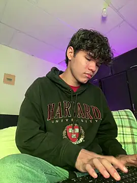 Im Camii online show from February 2, 5:45 pm