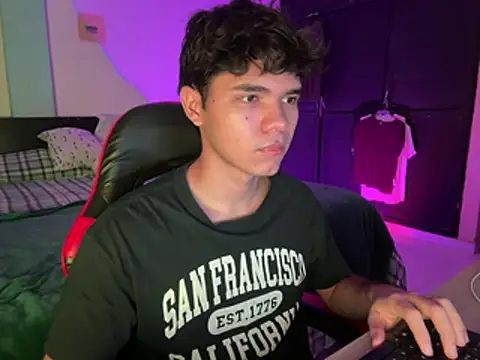 Im Camii online show from April 15, 5:06 pm