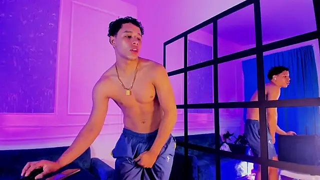 Snapshot of Adrian_Volt chatting on November 7, 3:00 am Adrian Volt online show from November 7, 3:00 am