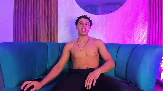 Snapshot of Adrian_Volt chatting on December 1, 3:07 am Adrian Volt online show from December 1, 3:07 am