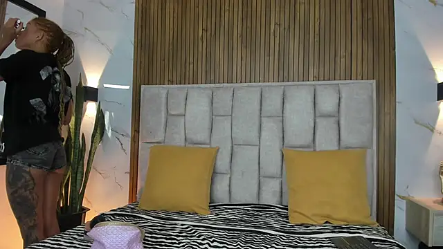 Sassha ferrer online show from January 8, 7:31 pm