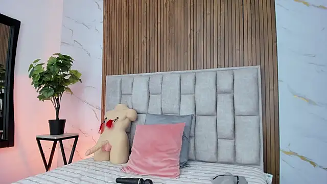 Sassha ferrer online show from November 28, 7:36 pm