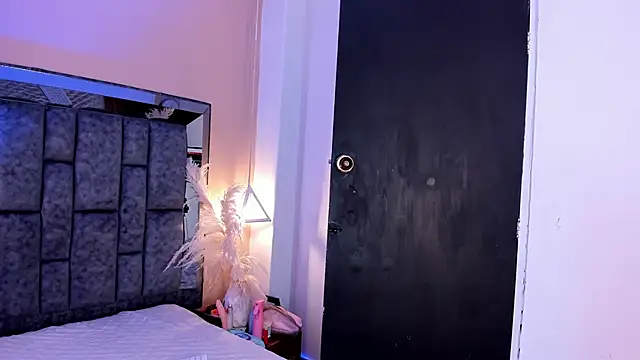 SofiRuiz  online show from October 19, 3:20 am