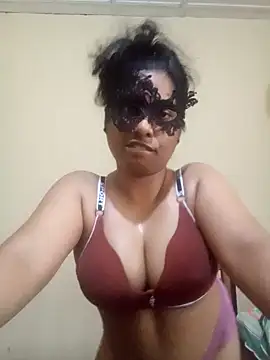 Expose Queen online show from March 14, 6:30 am