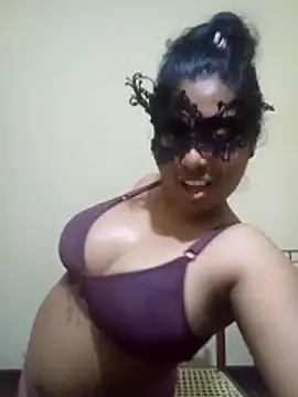 Expose Queen online show from March 4, 5:53 pm