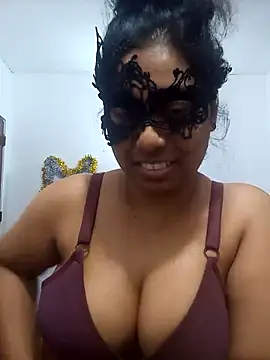 Snapshot of Expose_Queen chatting on June 25, 6:13 pm Expose Queen online show from June 25, 6:13 pm