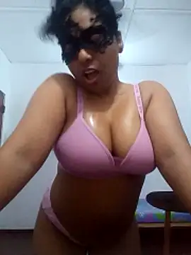 Snapshot of Expose_Queen chatting on June 22, 5:54 pm Expose Queen online show from June 22, 5:54 pm