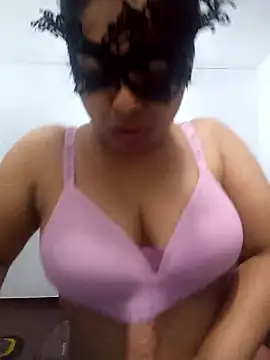 Snapshot of Expose_Queen chatting on June 28, 5:52 pm Expose Queen online show from June 28, 5:52 pm