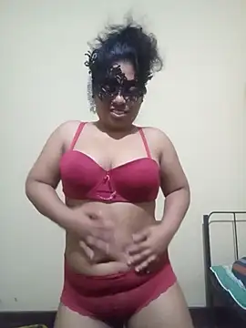 Expose Queen online show from February 16, 5:33 pm