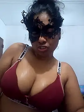 Expose Queen online show from April 29, 6:03 pm