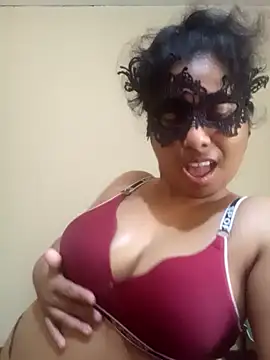 Expose Queen online show from March 16, 5:26 am