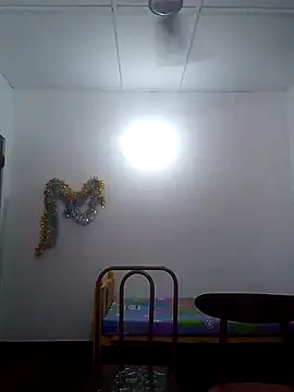 Snapshot of Expose_Queen chatting on June 24, 5:11 pm Expose Queen online show from June 24, 5:11 pm