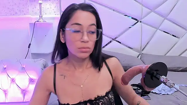 GabbiePrice online show from May 11, 11:33 am