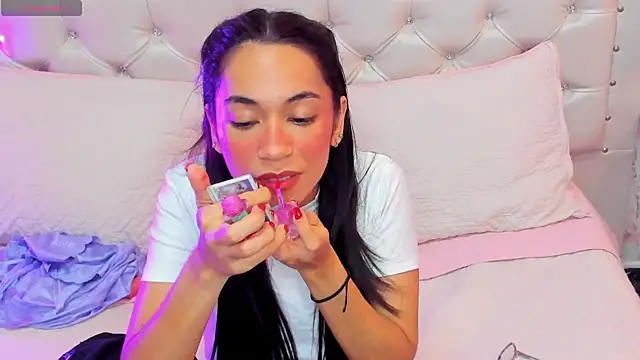 Snapshot of GabbiePrice chatting on October 23, 11:20 am GabbiePrice online show from October 23, 11:20 am