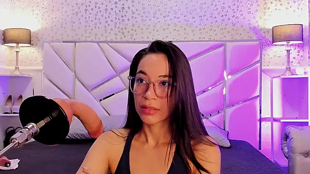 GabbiePrice online show from March 13, 11:15 am