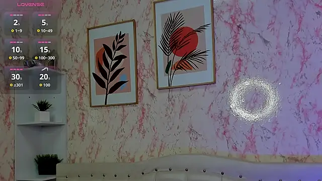 Snapshot of GabbiePrice chatting on November 6, 2:32 pm GabbiePrice online show from November 6, 2:32 pm