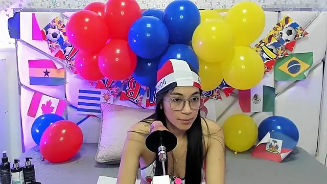 Snapshot of GabbiePrice chatting on June 23, 11:52 am GabbiePrice online show from June 23, 11:52 am