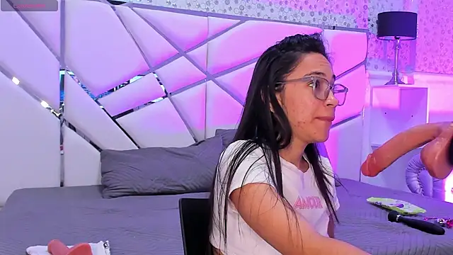 GabbiePrice online show from March 1, 11:21 am