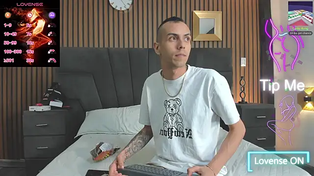 DerryAndIzzy online show from November 13, 4:38 am