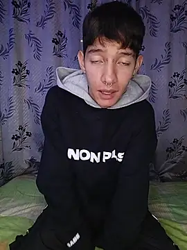 heyy noah11 online show from November 10, 1:21 am