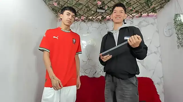 heyy noah11 online show from May 21, 1:19 pm