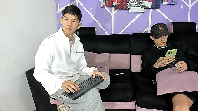 heyy noah11 online show from May 29, 1:17 pm