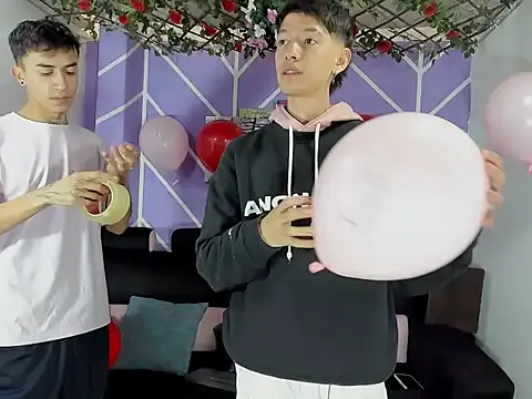 heyy noah11 online show from February 14, 1:44 pm