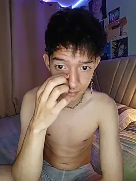 Snapshot of heyy_noah11 chatting on July 14, 2:05 am heyy noah11 online show from July 14, 2:05 am