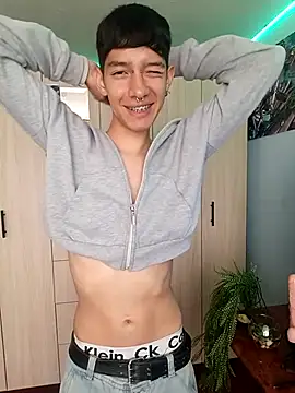 heyy noah11 online show from November 6, 6:45 pm