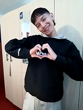 heyy noah11 online show from October 26, 1:17 am