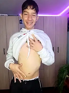 heyy noah11 online show from November 4, 10:35 pm