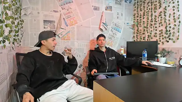 Snapshot of heyy_noah11 chatting on July 7, 1:25 pm heyy noah11 online show from July 7, 1:25 pm