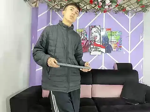 heyy noah11 online show from March 28, 1:34 pm