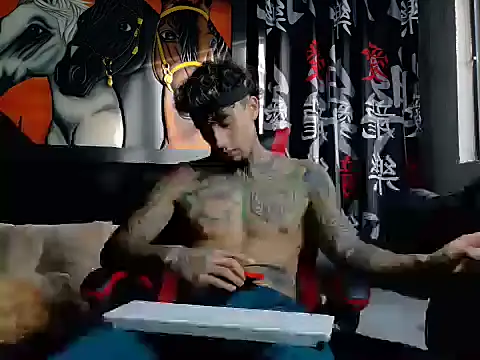 Snapshot of Molotov_Explosive chatting on October 27, 9:38 pm Molotov Explosive online show from October 27, 9:38 pm