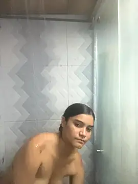 Snapshot of Molotov_Explosive chatting on November 10, 11:54 pm Molotov Explosive online show from November 10, 11:54 pm