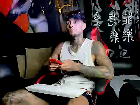 Snapshot of Molotov_Explosive chatting on October 12, 12:34 am Molotov Explosive online show from October 12, 12:34 am