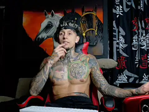 Snapshot of Molotov_Explosive chatting on October 22, 4:23 am Molotov Explosive online show from October 22, 4:23 am