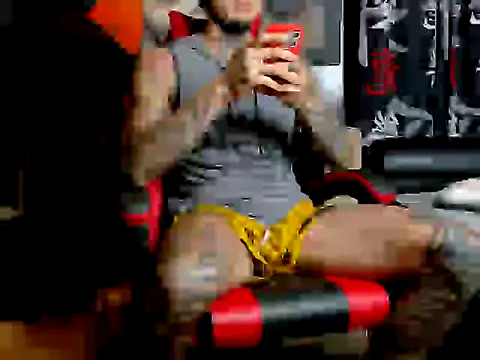 Snapshot of Molotov_Explosive chatting on October 17, 12:14 am Molotov Explosive online show from October 17, 12:14 am