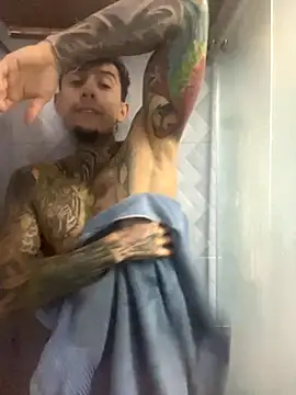 Snapshot of Molotov_Explosive chatting on November 4, 3:16 pm Molotov Explosive online show from November 4, 3:16 pm