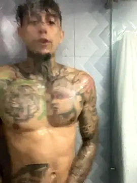 Snapshot of Molotov_Explosive chatting on November 2, 4:45 pm Molotov Explosive online show from November 2, 4:45 pm