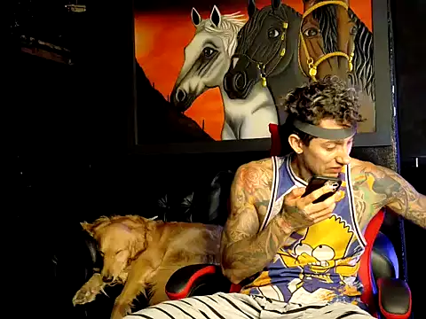 Snapshot of Molotov_Explosive chatting on November 27, 8:20 pm Molotov Explosive online show from November 27, 8:20 pm