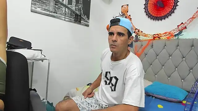 Snapshot of Sofi_And_Santy chatting on November 3, 10:46 pm Sofi And Santy online show from November 3, 10:46 pm