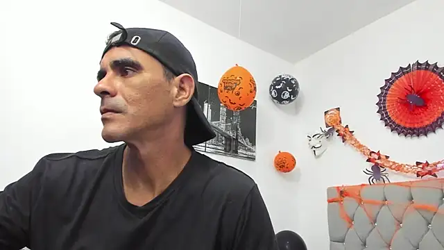 Sofi And Santy online show from October 15, 1:26 am