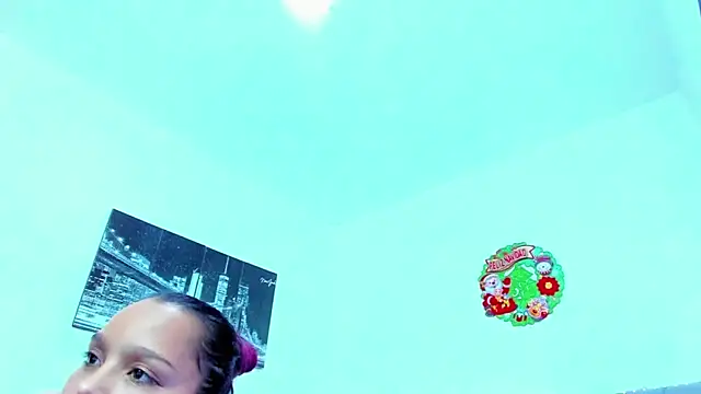 Snapshot of Sofi_And_Santy chatting on December 20, 2:14 am Sofi And Santy online show from December 20, 2:14 am