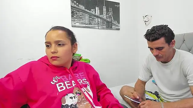 Snapshot of Sofi_And_Santy chatting on November 22, 1:48 am Sofi And Santy online show from November 22, 1:48 am