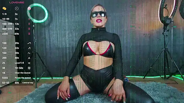 niki la rose 2 0 online show from November 6, 11:25 am