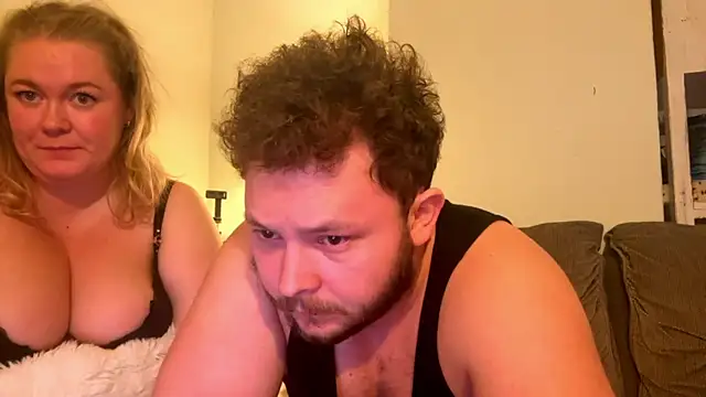 Snapshot of CurvyMilfWithBigJugs chatting on October 18, 5:53 am CurvyMilfWithBigJugs online show from October 18, 5:53 am